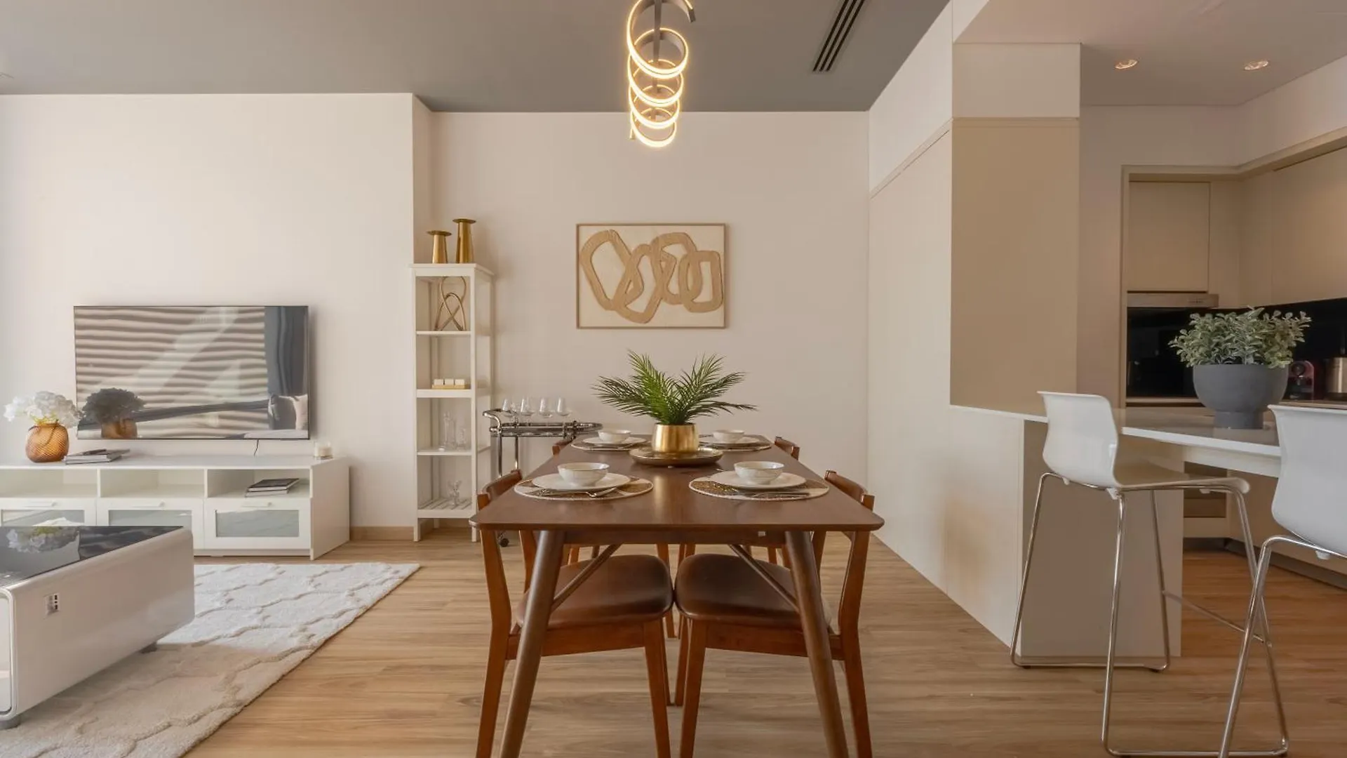 Elegant 1-Bedroom Apartment, Full Burj Khalifa & Downtown Views Dubai Appartamento