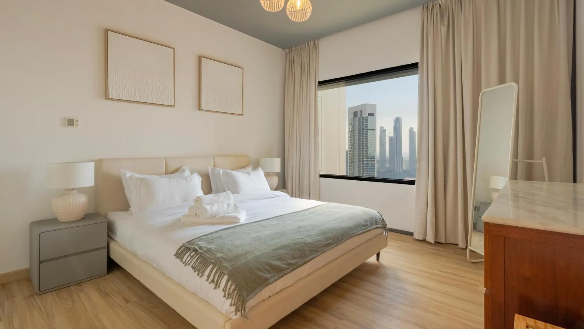 Elegant 1-Bedroom Apartment, Full Burj Khalifa & Downtown Views Dubai