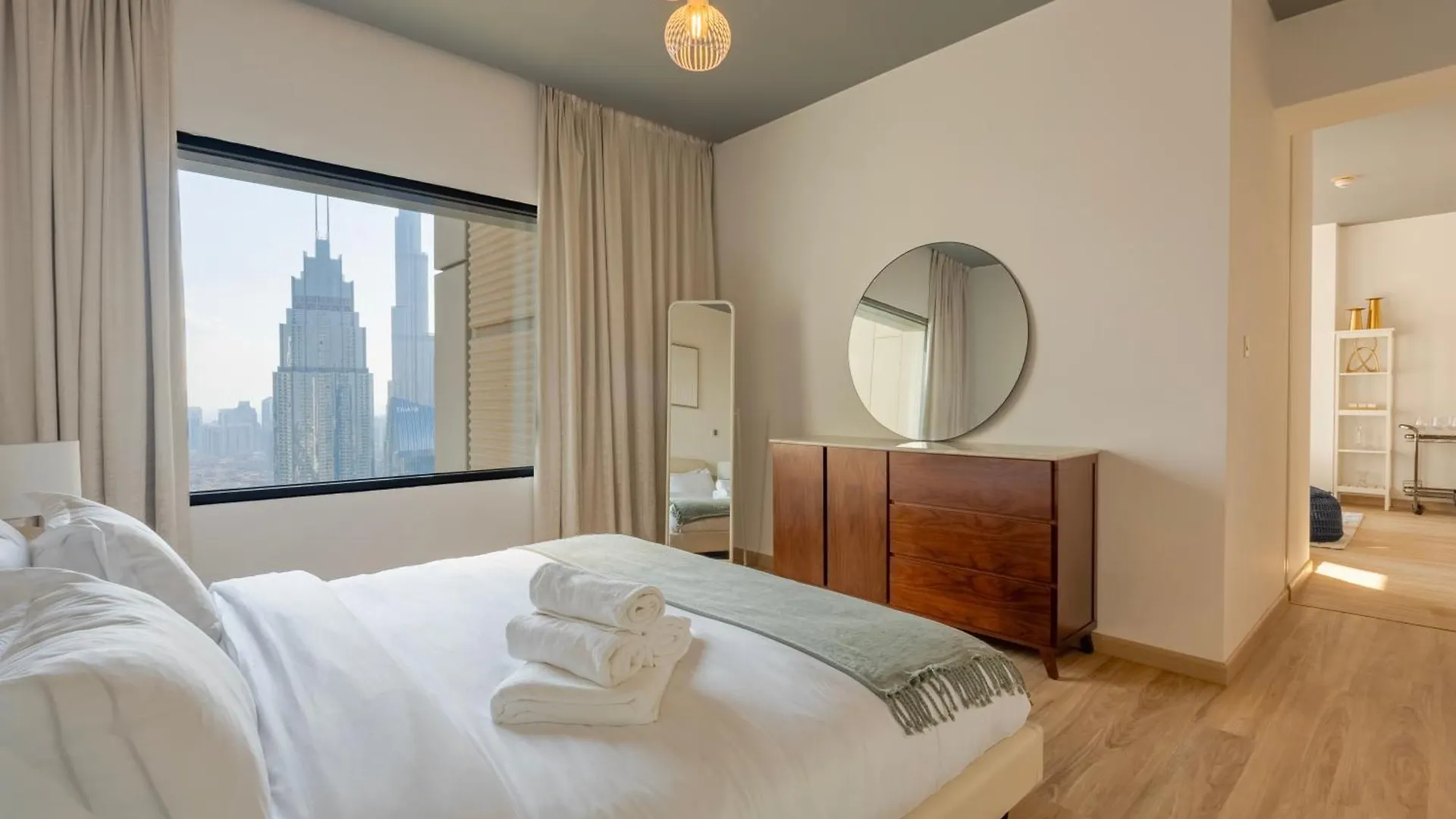 Apartment Elegant 1-Bedroom Apartment, Full Burj Khalifa & Downtown Views Dubai