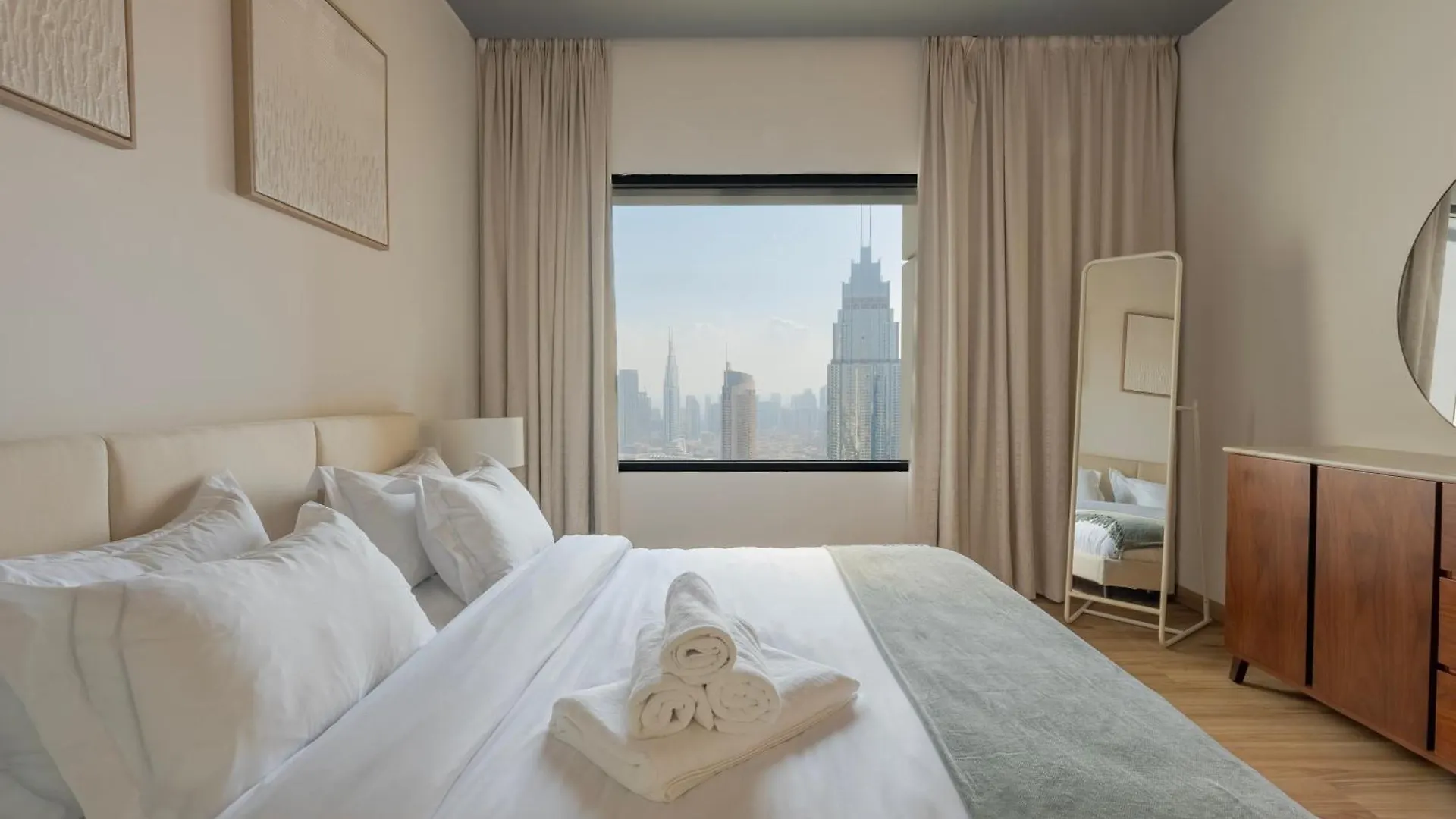 Elegant 1-Bedroom Apartment, Full Burj Khalifa & Downtown Views Dubai Apartment