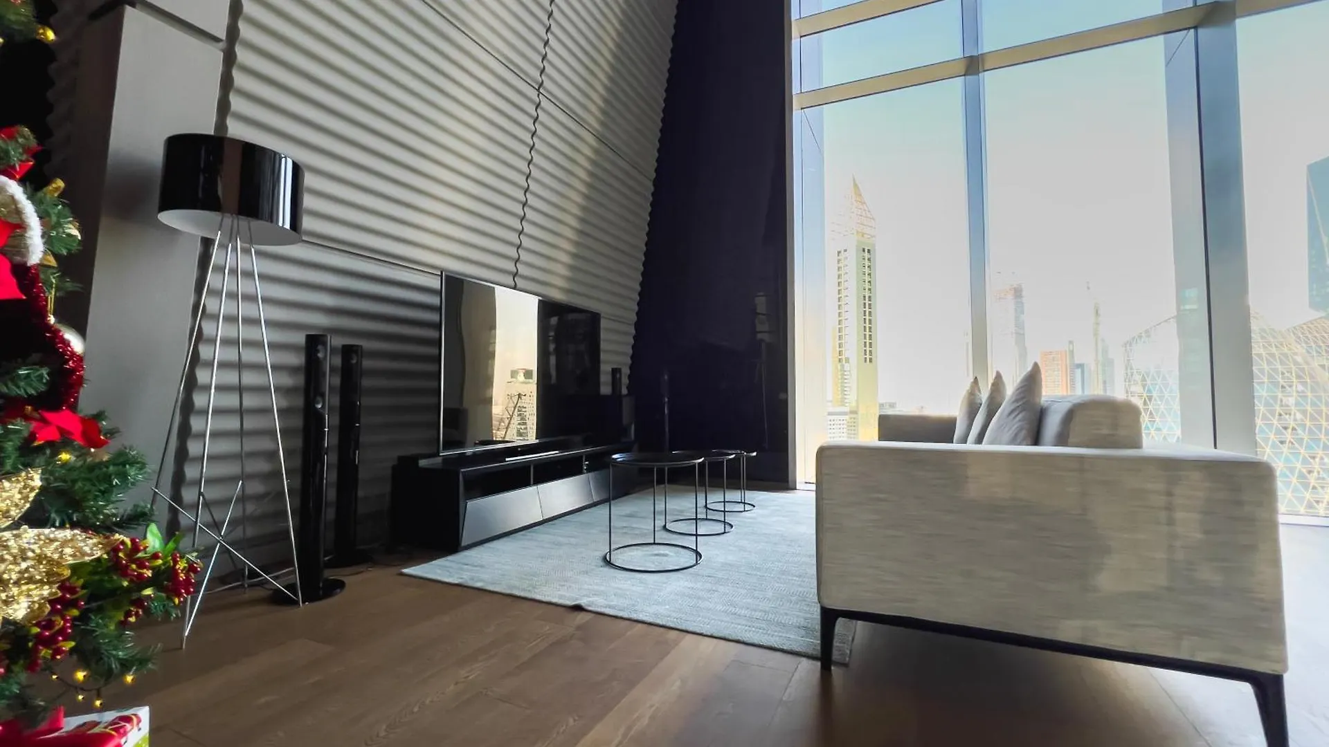 Elegant 1-Bedroom Apartment, Full Burj Khalifa & Downtown Views Dubai 0*,